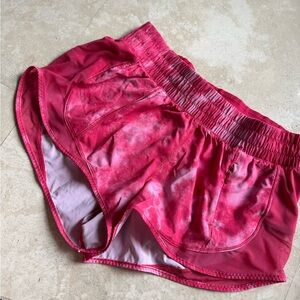 Lulu Shorts ❤️🤍